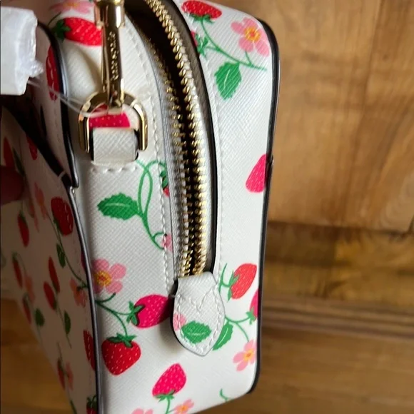 Kate Spade | Strawberry Crossbody Bag 🍓🌸 - Picture 10 of 15